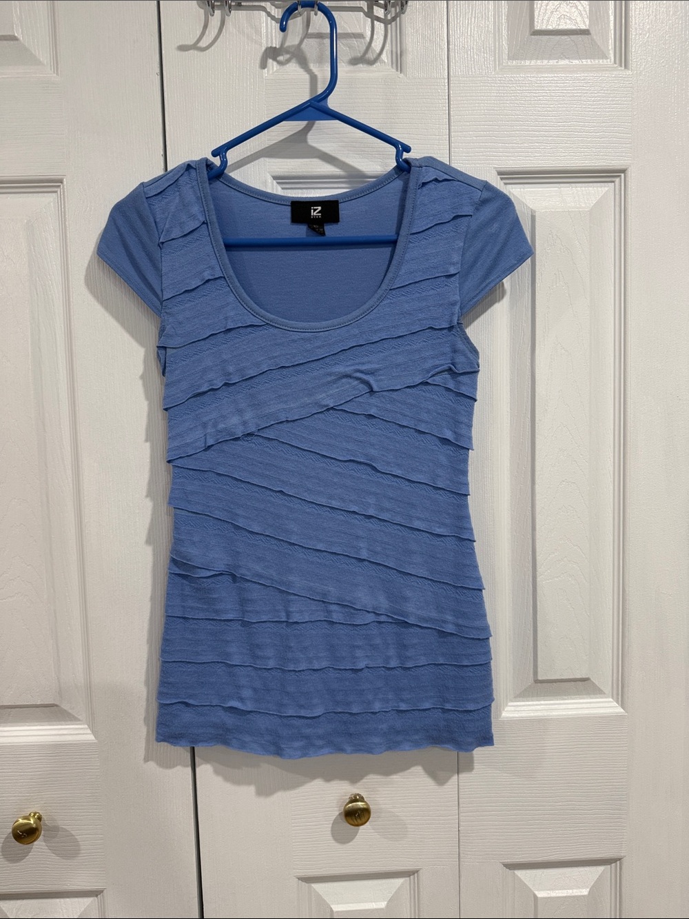 IC COLLECTION Periwinkle Layered Short Sleeve Scoop Neck Top